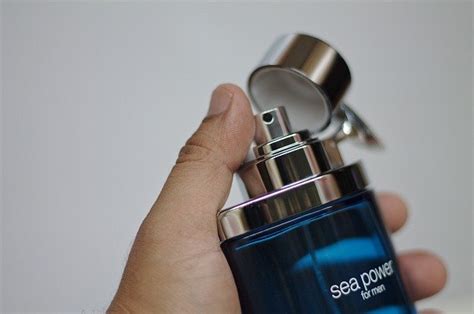 parfum men yang segar.